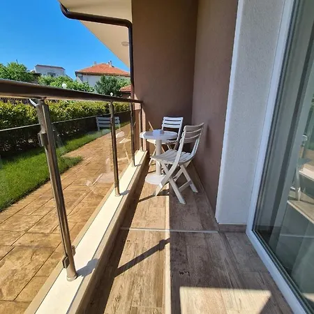 ゲストハウス Yanevi ラヴダ