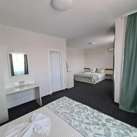 ゲストハウス Yanevi ラヴダ