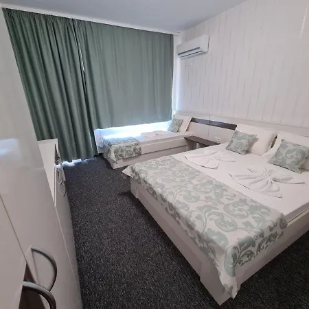 ゲストハウス Yanevi ラヴダ